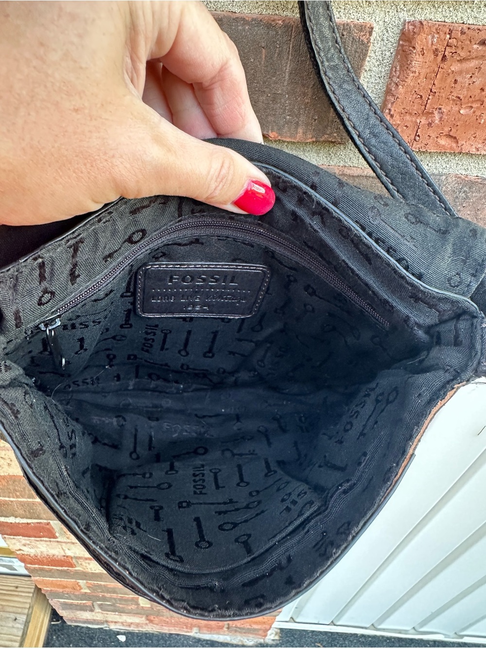 Vtg Fossil Carson Flap Saddle Bag/Purse Black Adjust Strap Crossbody Key Charm - Picture 6 of 15